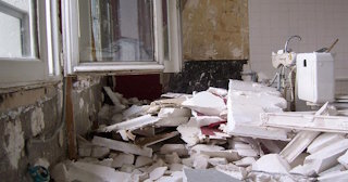 Демонтаж хрущевки в Кимрах - удаление старых полов и стен по выгодной цене от 1778 рублей.